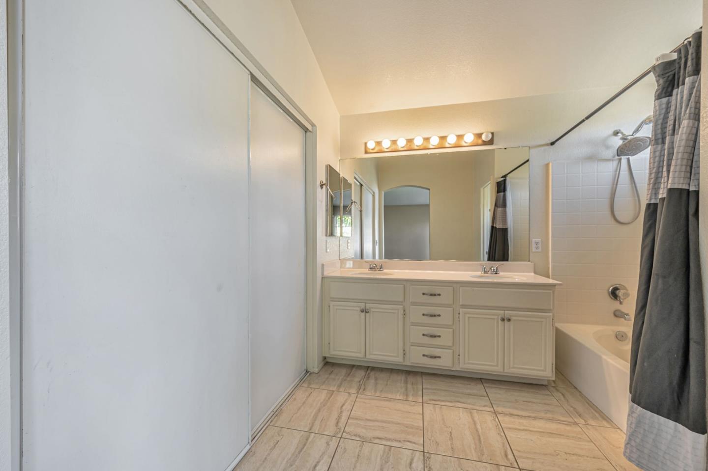 31748 Corte Avalos Temecula, CA 92592 - Photo 15 of 18