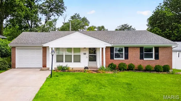 $449,900 | 328 Danworth Court, St. Louis, MO 63122