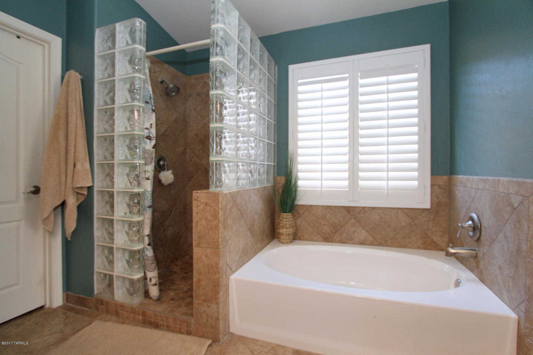 258 West Sugar Loaf Road Oro Valley, AZ 85737 - Photo 16 of 24