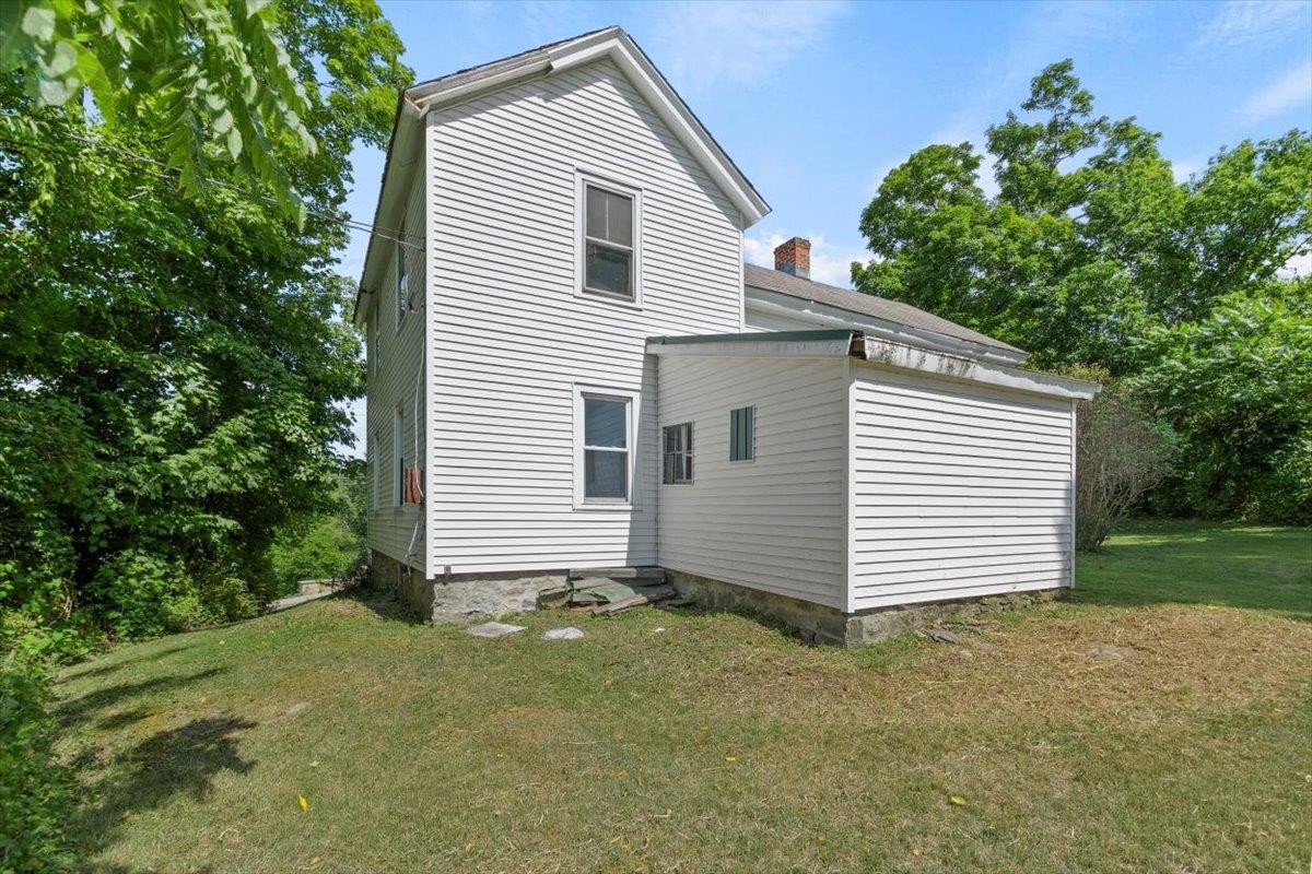 9 Prospect Street Bennington, VT 05257 - Photo 4 of 40 Gallery Image 4