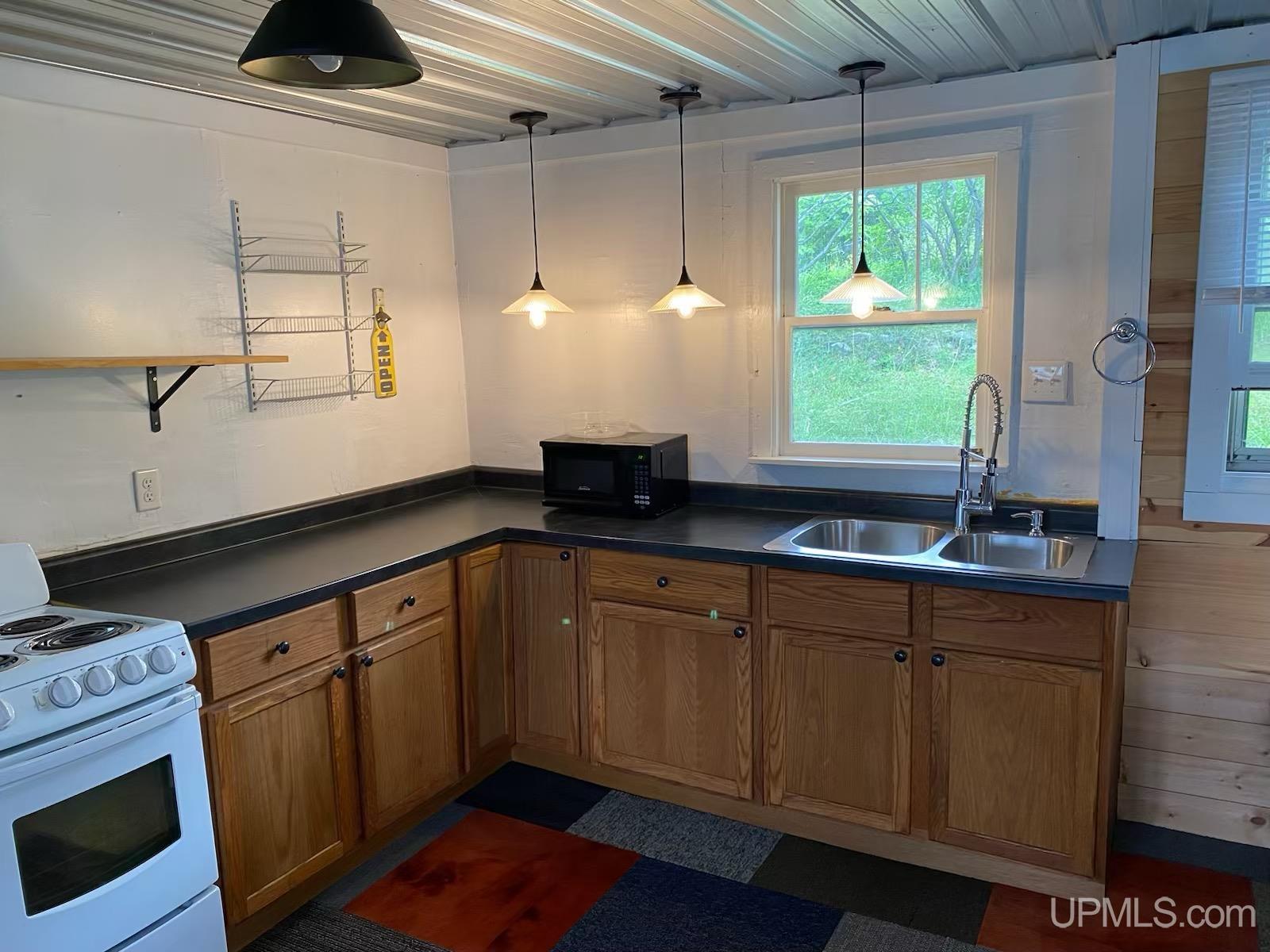 917 West Ridge Street Marquette, MI 49855 - Photo 4 of 9 Gallery Image 4