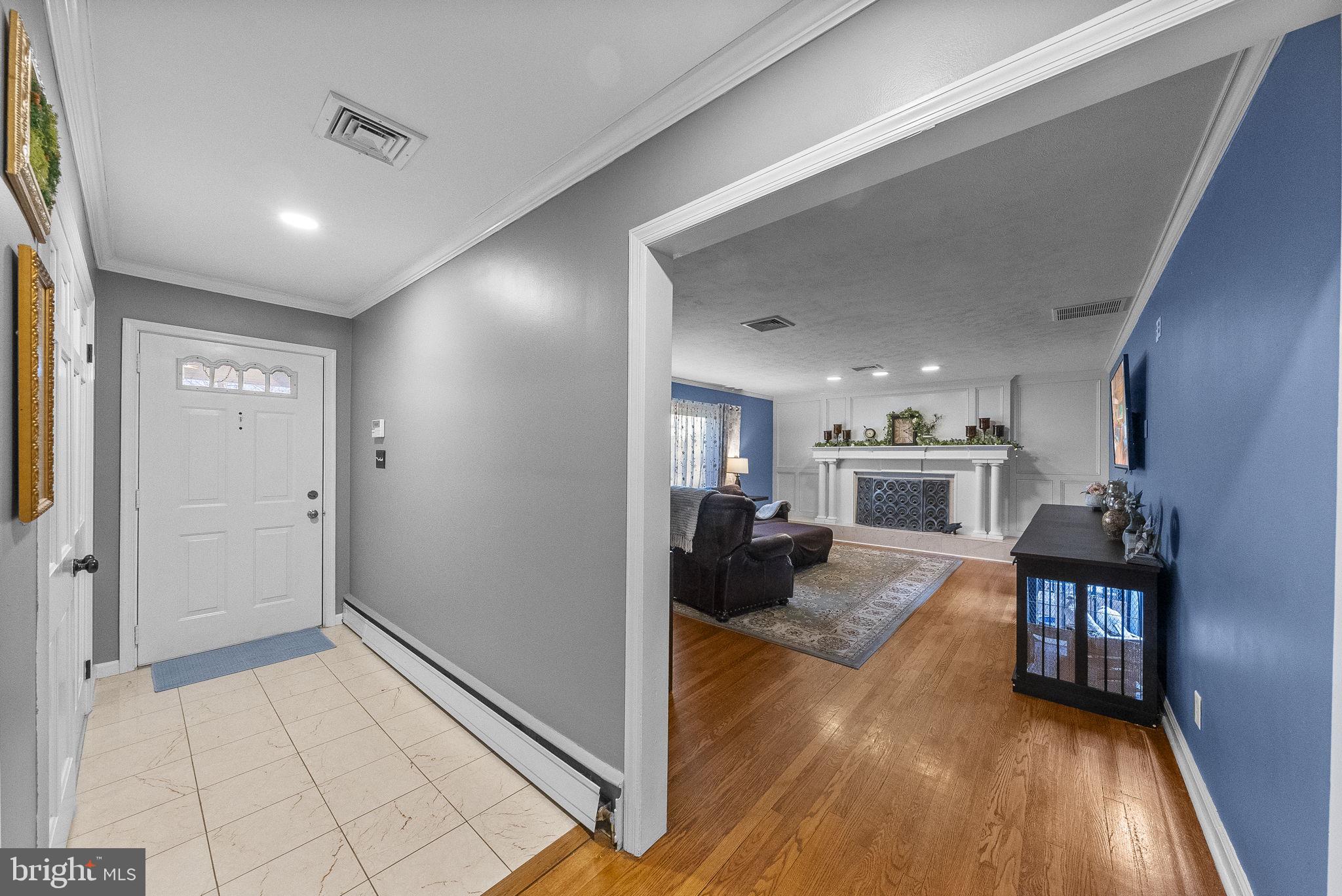 247 Washington Crossing Pennington Road Titusville, NJ 08560 - Photo 21 of 53 a view of a living room