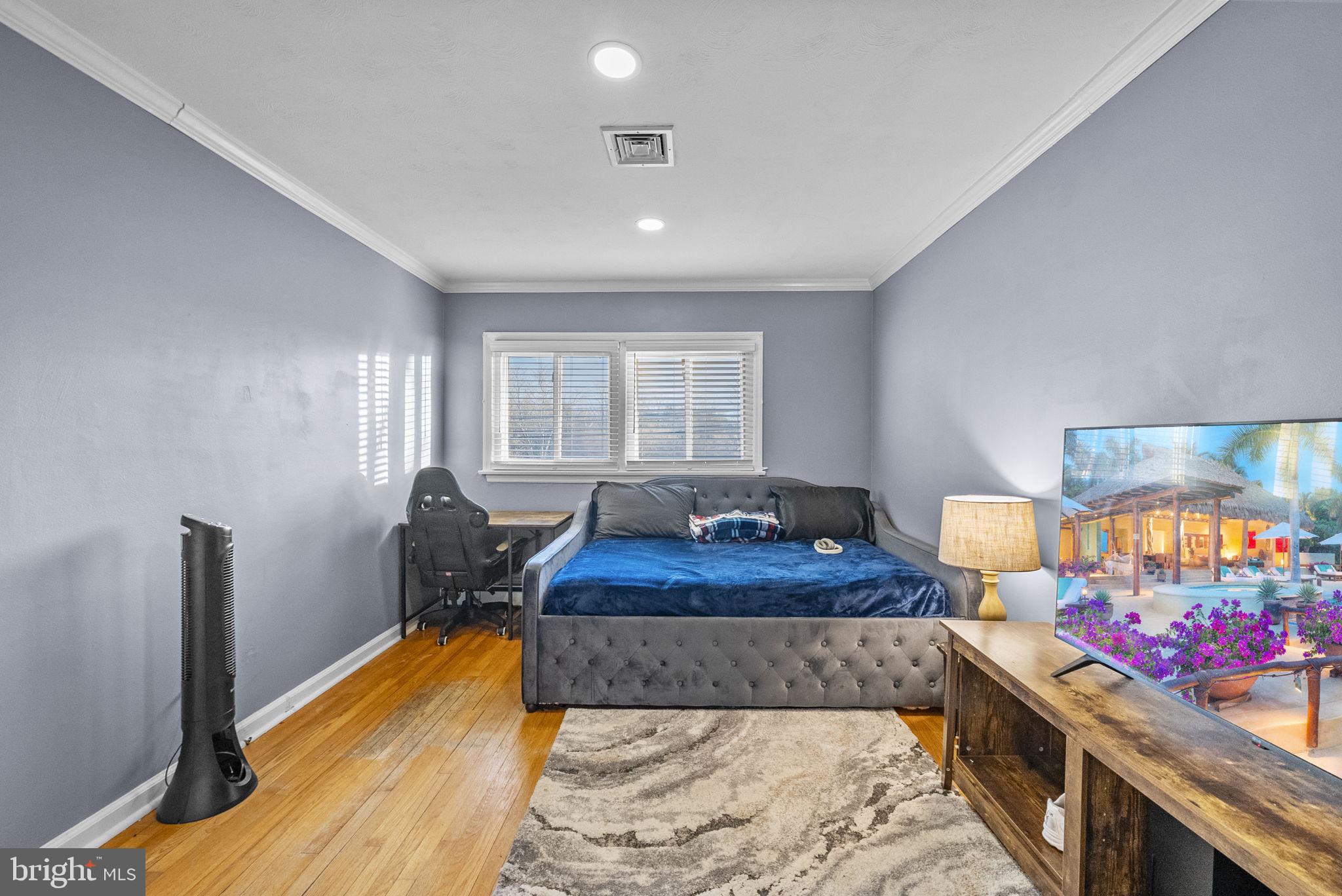 247 Washington Crossing Pennington Road Titusville, NJ 08560 - Photo 28 of 53 a bedroom with a bed and dresser