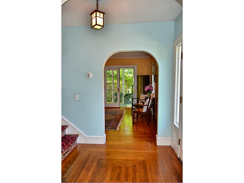 36 Stadium Road Providence, RI 02906 - Photo 5 of 25 Entry.