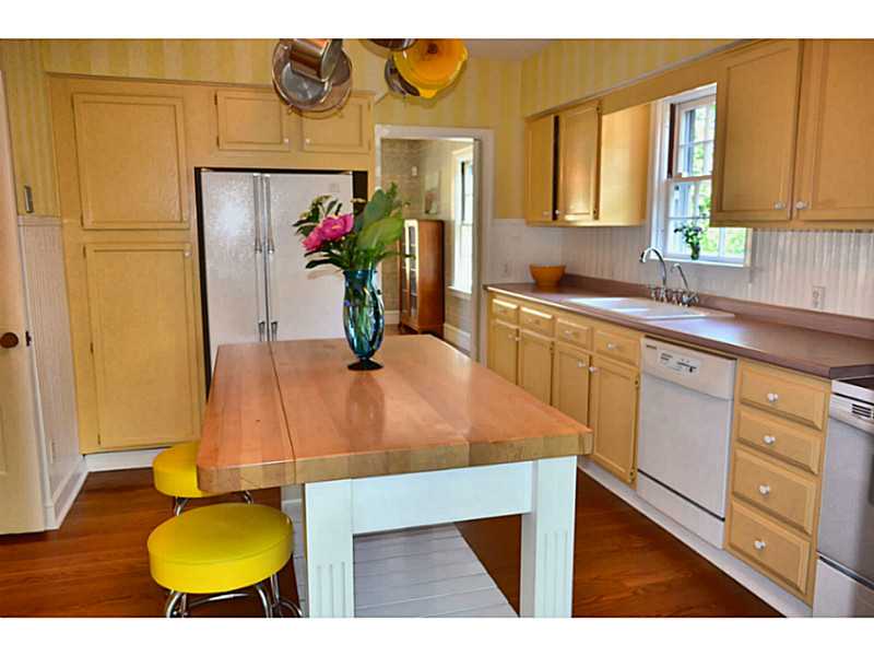 36 Stadium Road Providence, RI 02906 - Photo 10 of 25 Kitchen.