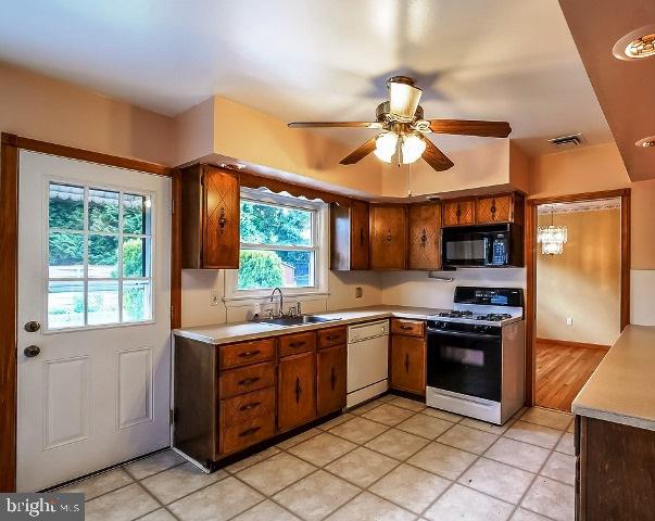 4309 Meadowcrest Road Harrisburg, PA 17112 - Photo 8 of 20 Gallery Image 8