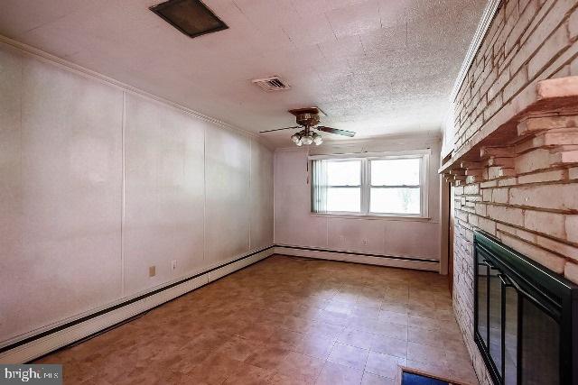 4309 Meadowcrest Road Harrisburg, PA 17112 - Photo 9 of 20 Gallery Image 9
