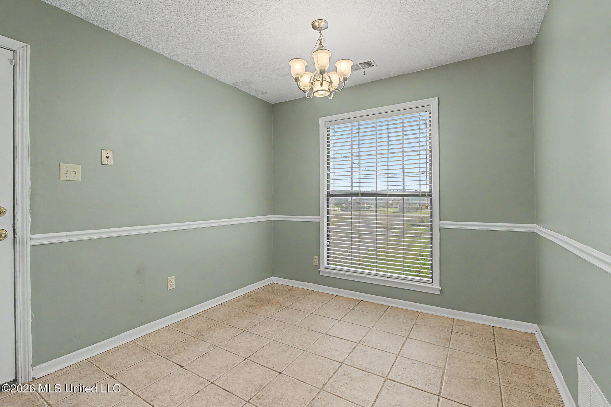 2051 Laughter Road Nesbit, MS 38651 - Photo 17 of 34 Dining Area