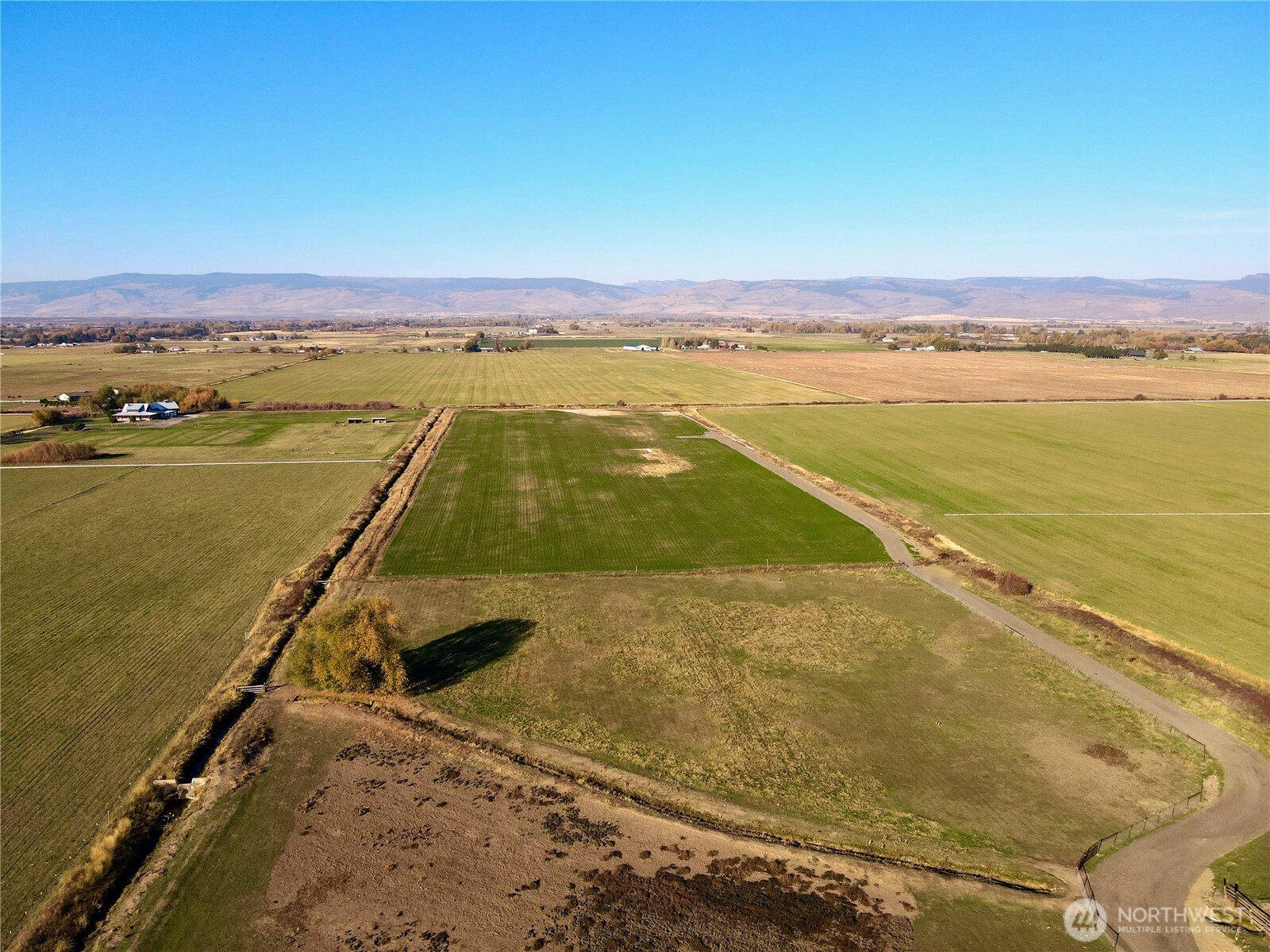 2-xx Lyons Road Ellensburg, WA 98926 - Photo 15 of 18 a view of an ocean and beach