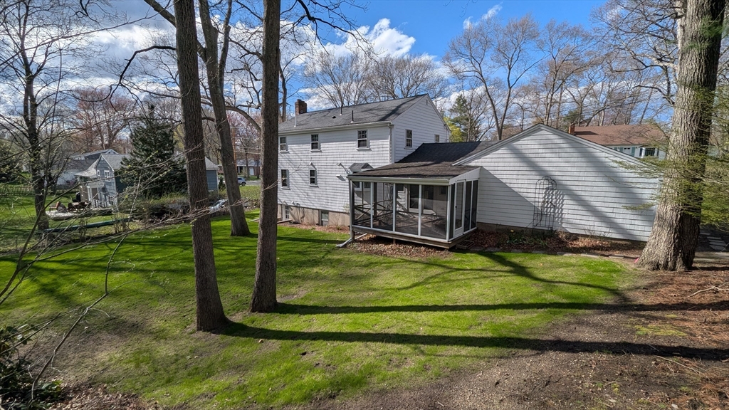 20 Colonial Road Hingham, MA 02043 - Photo 3 of 19
