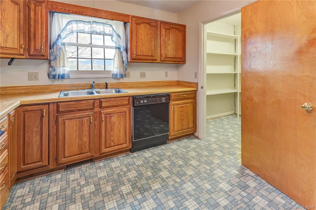 661 Old Fort Road Fairview, NC 28730 - Photo 17 of 30 Gallery Image 17