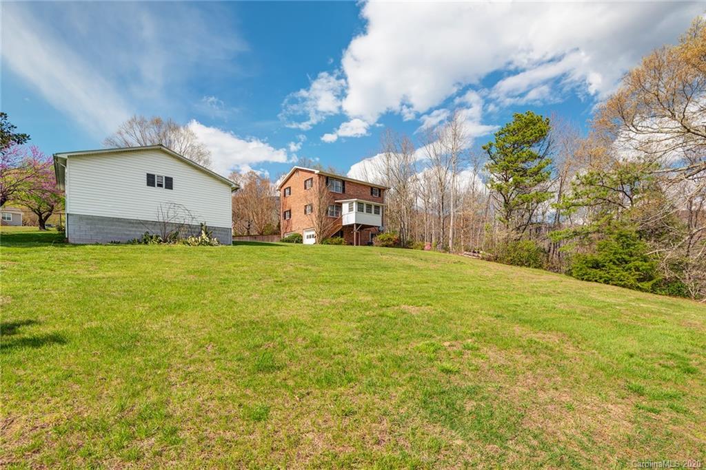 661 Old Fort Road Fairview, NC 28730 - Photo 4 of 30 Gallery Image 4