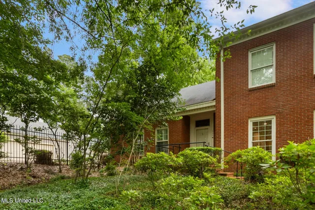 $2,900 | 246 Eastbrooke Street, Jackson, MS 39216