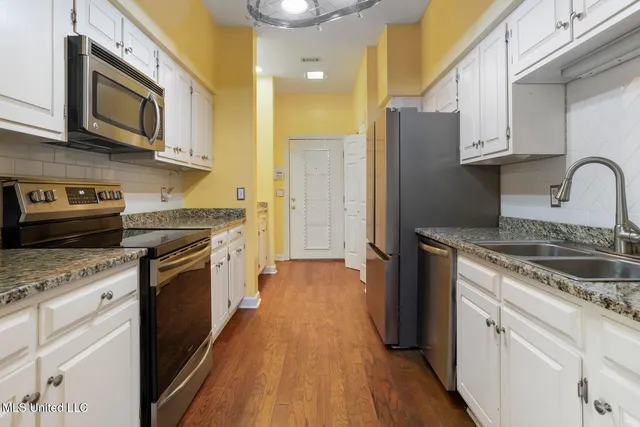 $2,900 | 246 Eastbrooke Street, Jackson, MS 39216