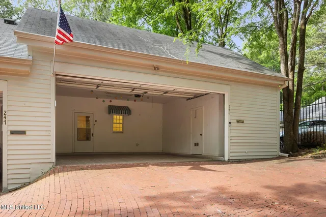 $2,900 | 246 Eastbrooke Street, Jackson, MS 39216