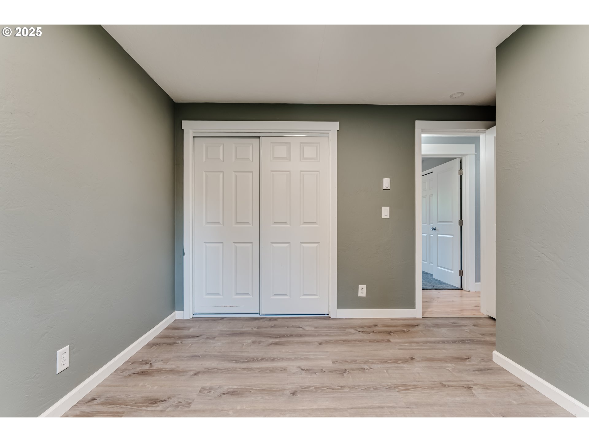 2230 Viewmont Avenue Springfield, OR 97477 - Photo 20 of 40 a view of empty room