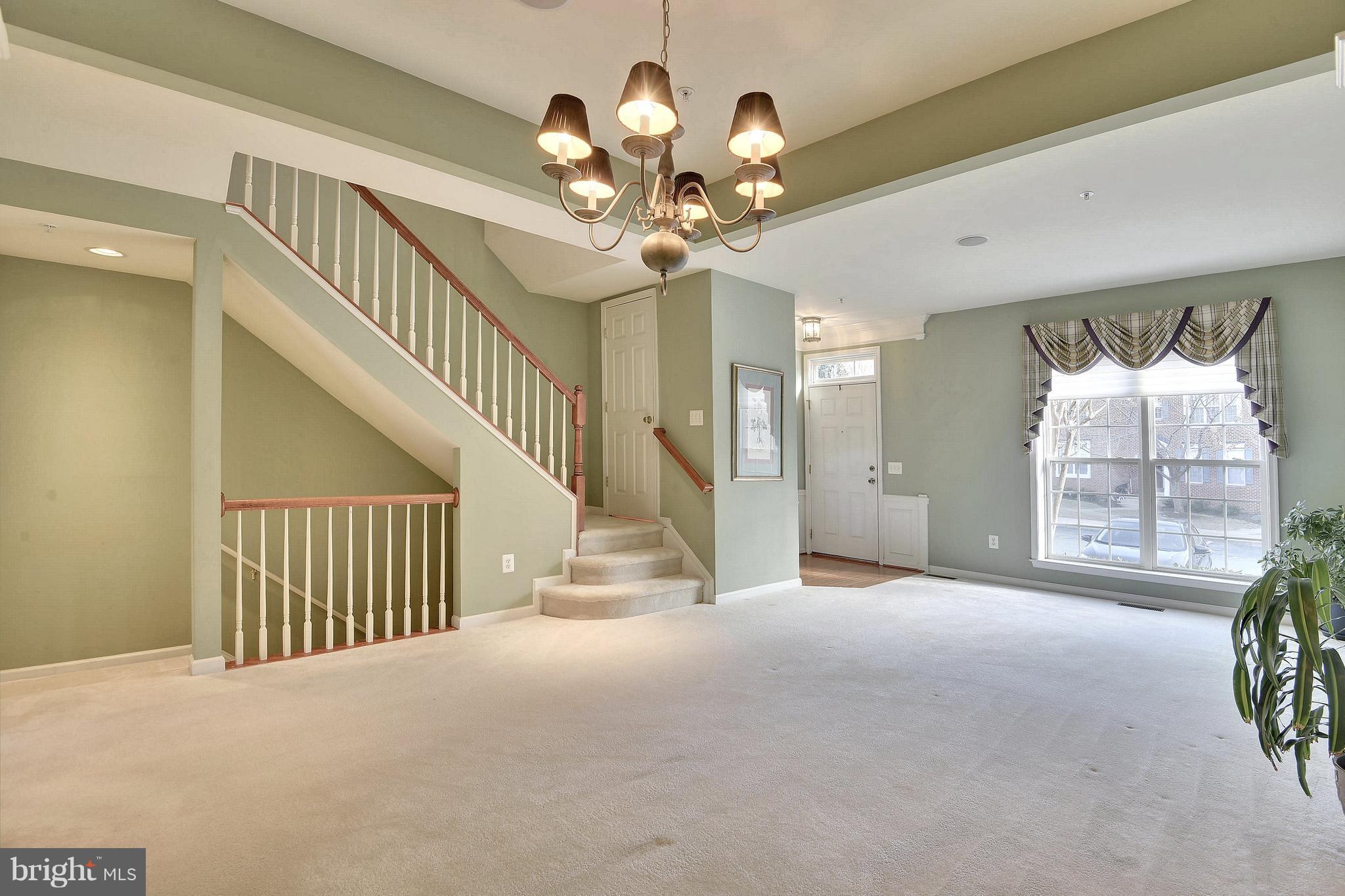 13971 Lullaby Road Germantown, MD 20874 - Photo 6 of 30 Living Room