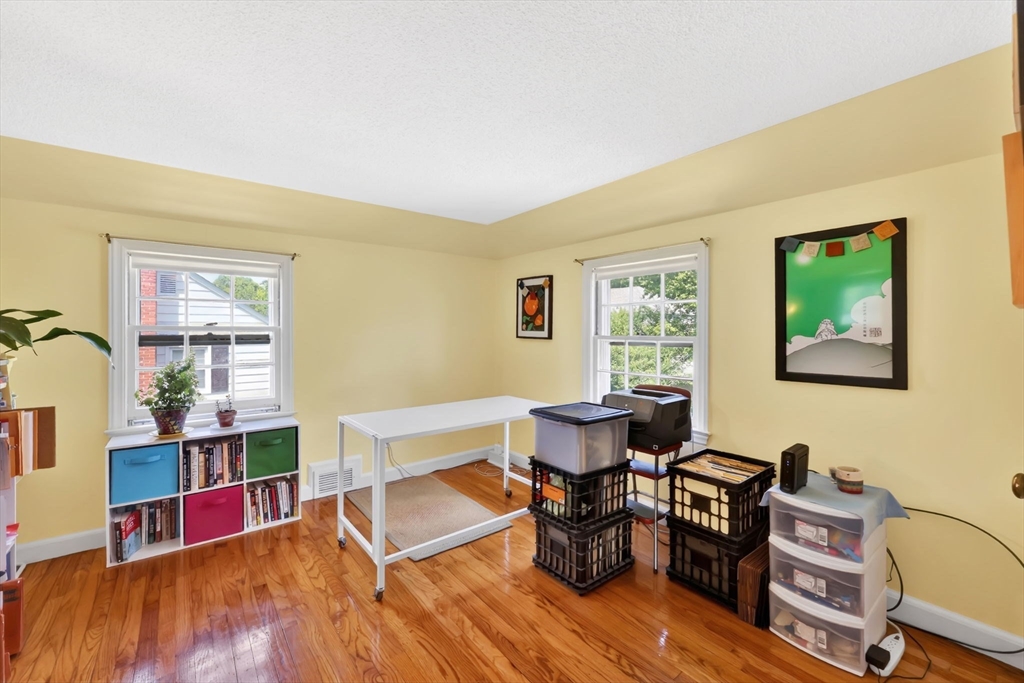 121 Benz Street Springfield, MA 01118 - Photo 32 of 40