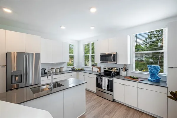 $2,621 | 72 Milton Avenue Southeast, Unit 1206, Atlanta, GA 30315