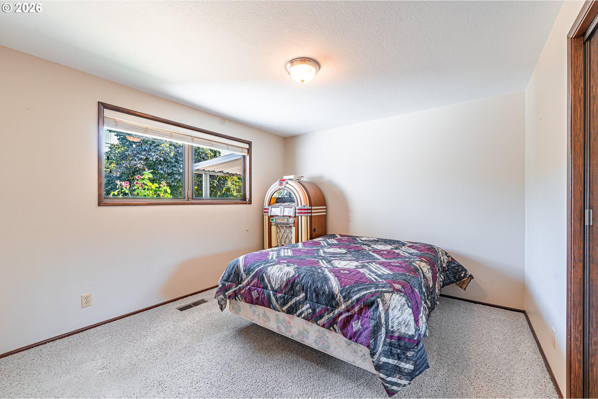 2053 Firth Avenue Springfield, OR 97477 - Photo 17 of 29 Gallery Image 17