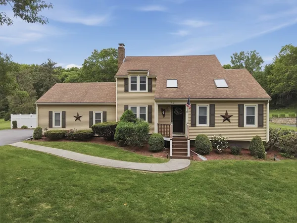 $565,000 | 35 Blueberry Hill, Webster, MA 01570