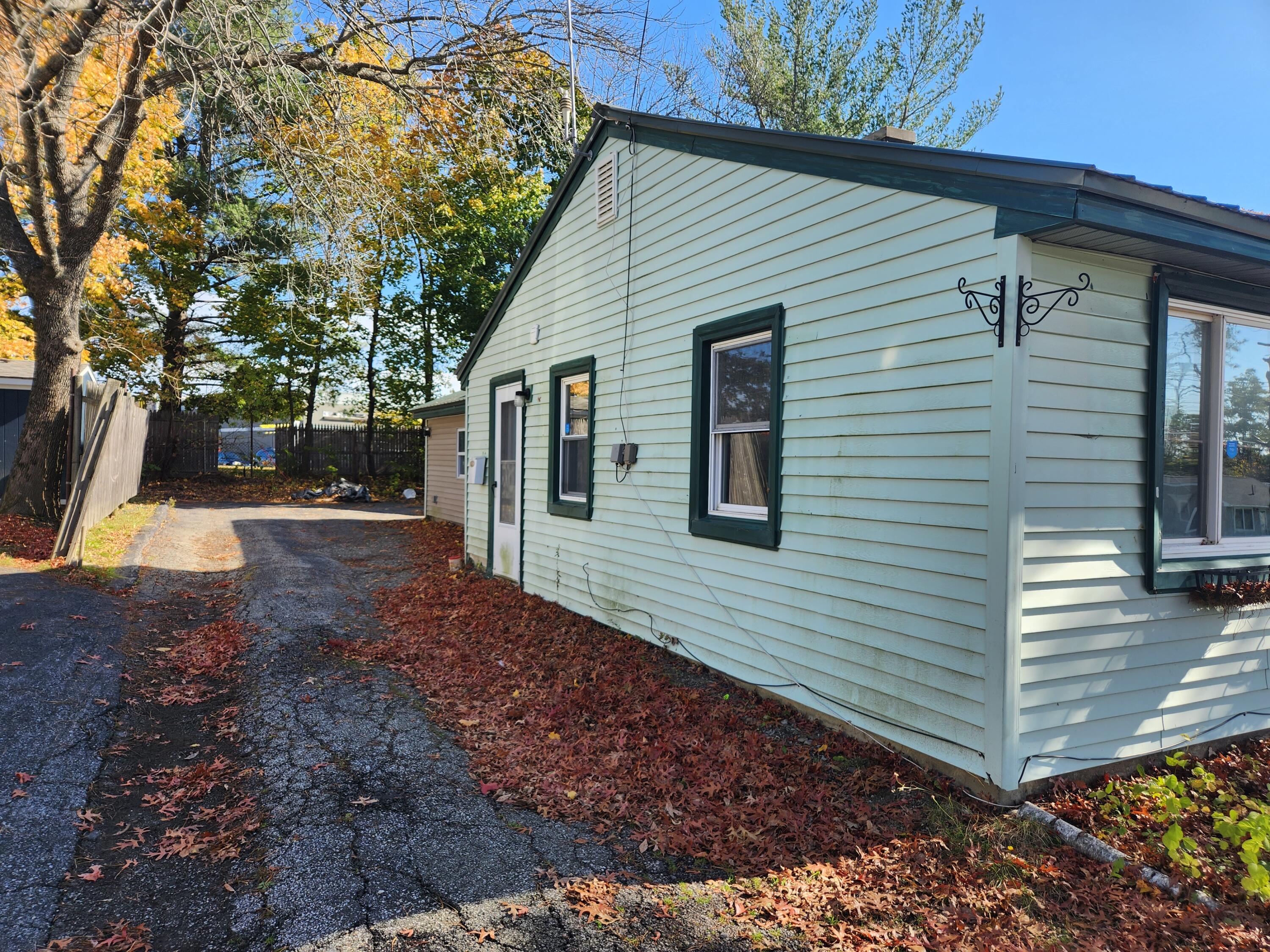 69 Thornton Road Bangor, ME 04401 - Photo 3 of 18 20221021_121238