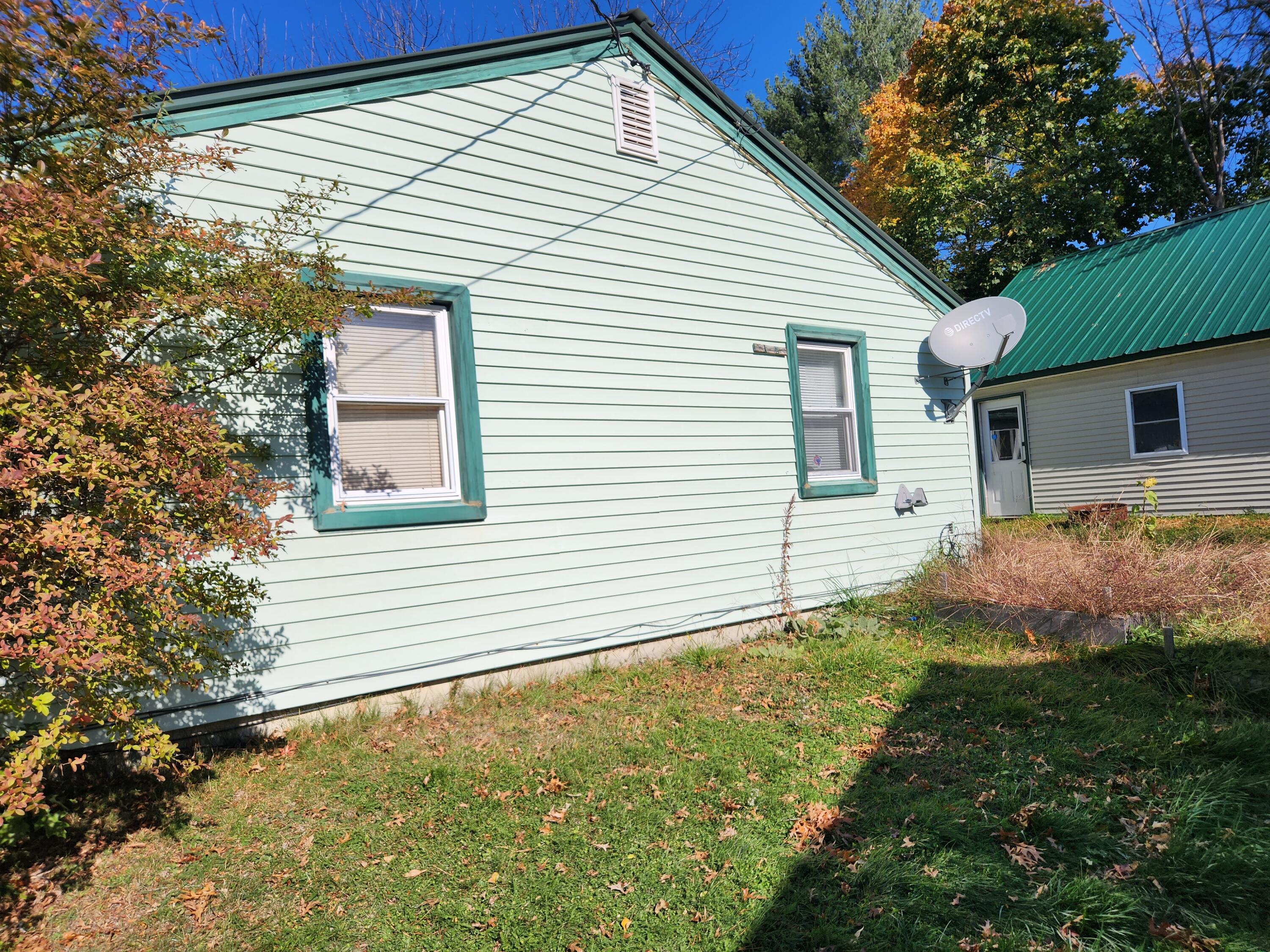 69 Thornton Road Bangor, ME 04401 - Photo 5 of 18 20221021_122125