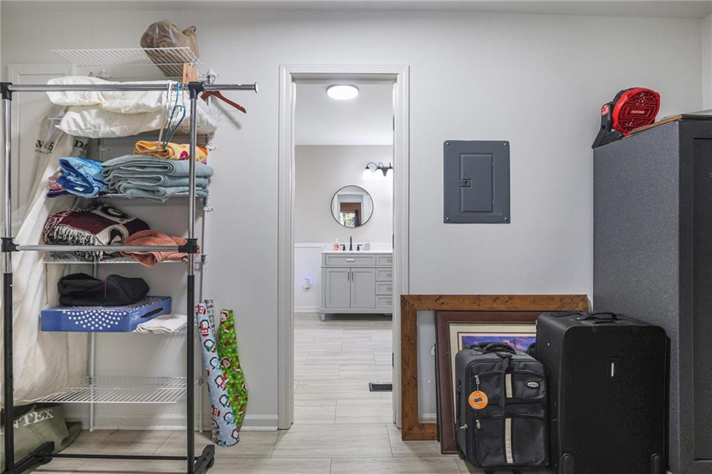 315 Laurel Road Carrollton, GA 30117 - Photo 23 of 30 a close view of a utility room with washer and dryer