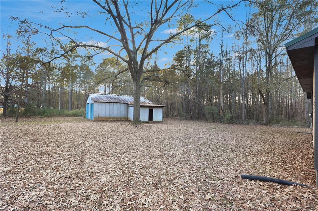315 Laurel Road Carrollton, GA 30117 - Photo 30 of 30 a backyard of a house
