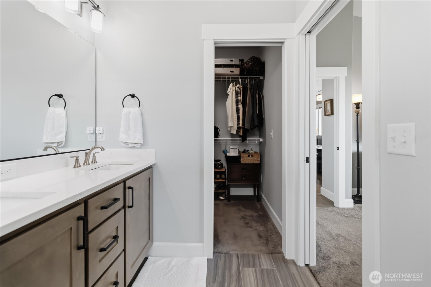 119 Old Mill Creek Road Longview, WA 98632 - Photo 22 of 40 a bathroom with a sink and a mirror