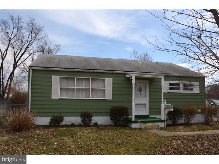 7 Roxeter Road New Castle, DE 19720 - Photo 2 of 17 Exterior Front