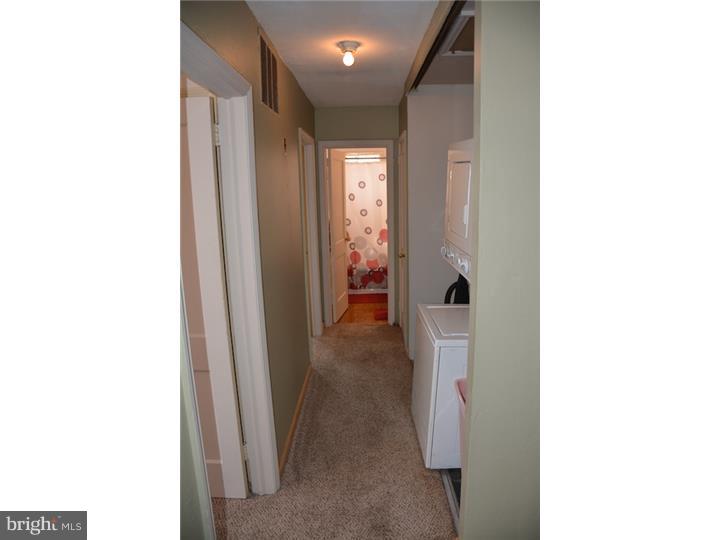 7 Roxeter Road New Castle, DE 19720 - Photo 11 of 17 Hallway