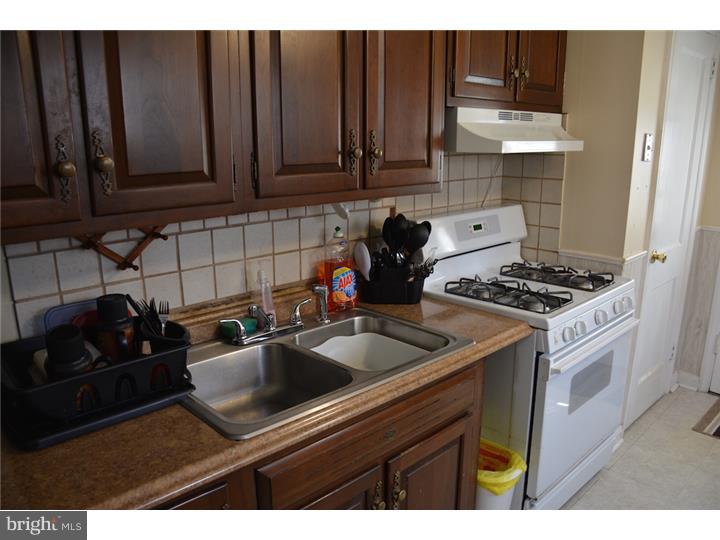 7 Roxeter Road New Castle, DE 19720 - Photo 8 of 17 Kitchen