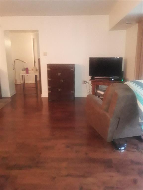2120 Greentree Road, Unit 304E Pittsburgh, PA 15220 - Photo 11 of 23 Gallery Image 11