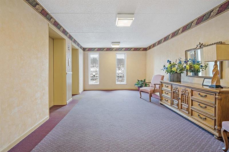2120 Greentree Road, Unit 304E Pittsburgh, PA 15220 - Photo 3 of 23 Gallery Image 3