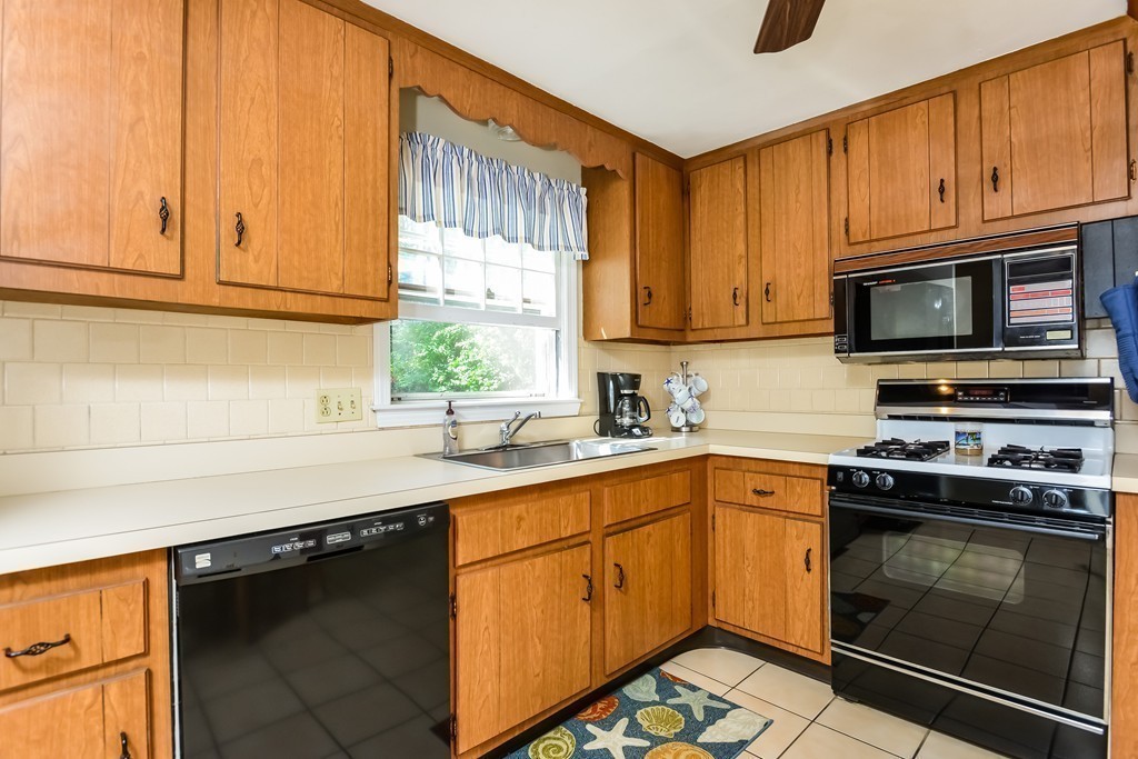 101 Greensboro Road Dedham, MA 02026 - Photo 8 of 28 Gallery Image 8