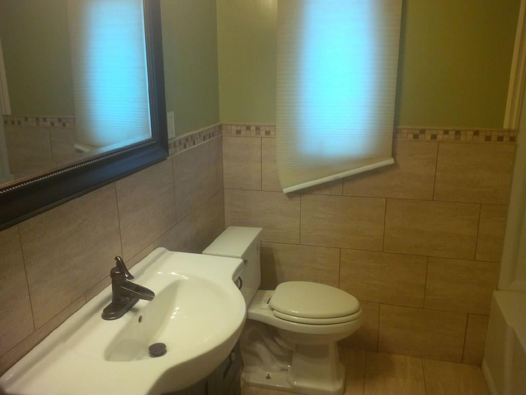 4511 Battle Ridge Road Oakdale, PA 15071 - Photo 15 of 24 main bathroom