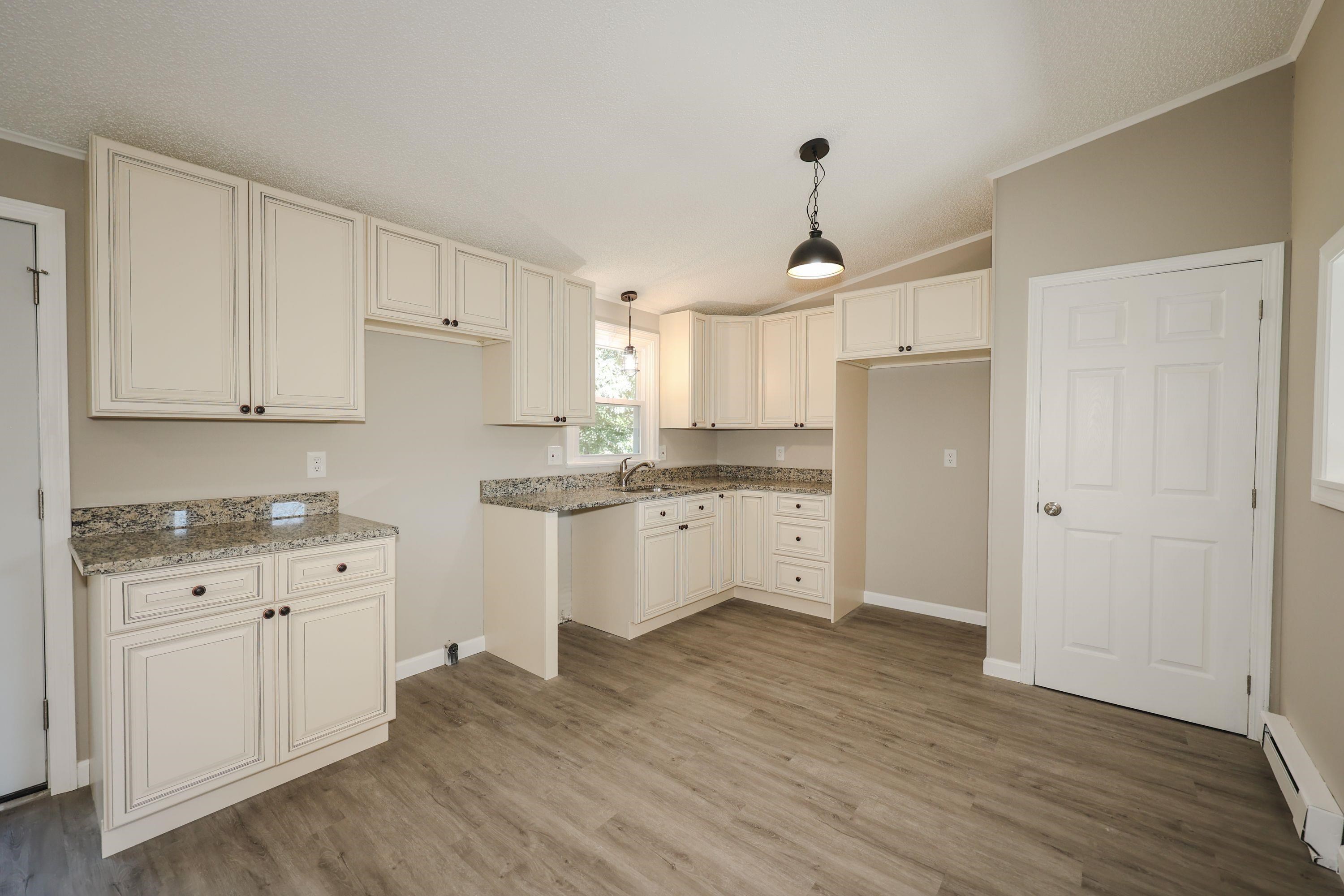 214 Hampstead Road Derry, NH 03038 - Photo 13 of 29