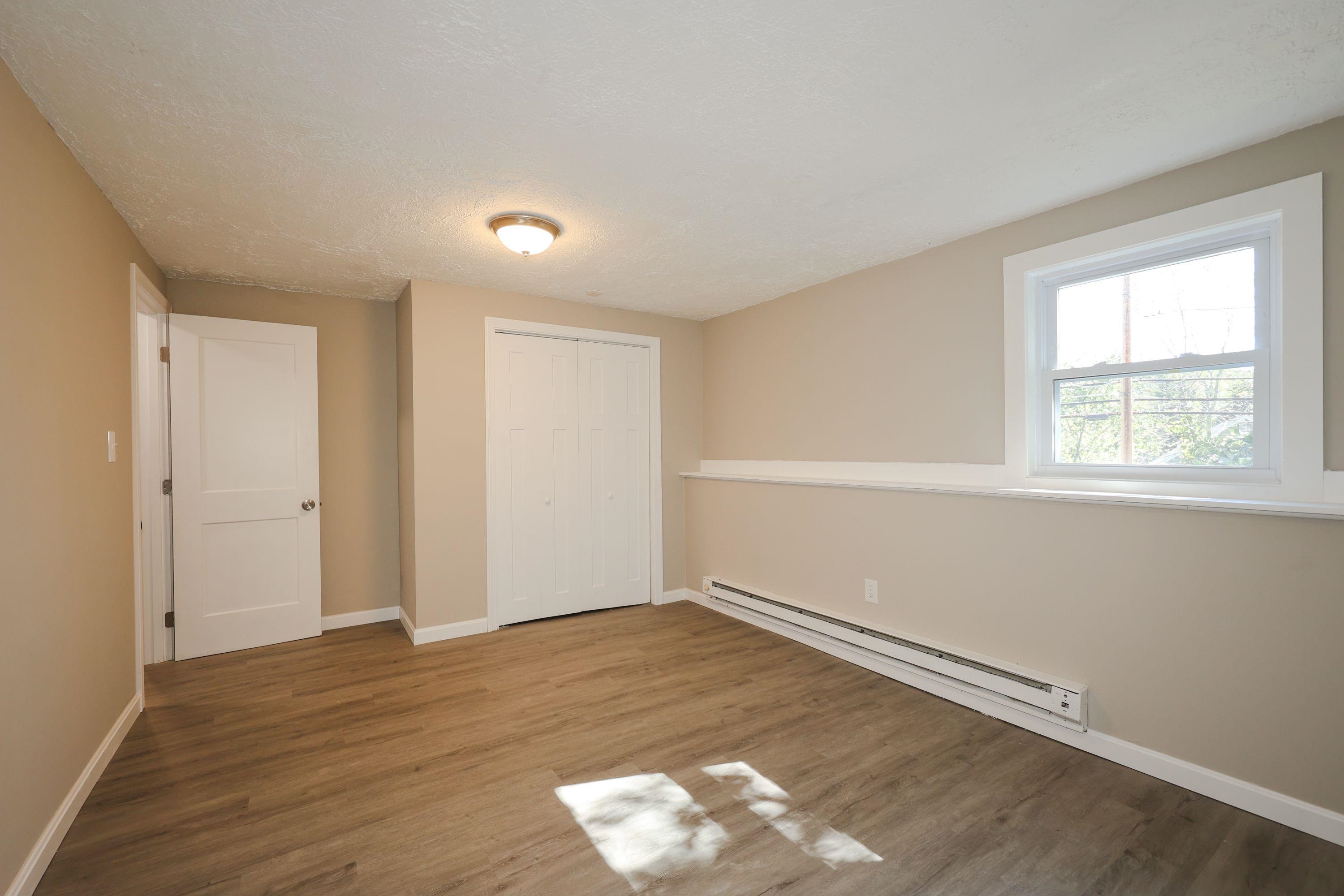 214 Hampstead Road Derry, NH 03038 - Photo 14 of 29