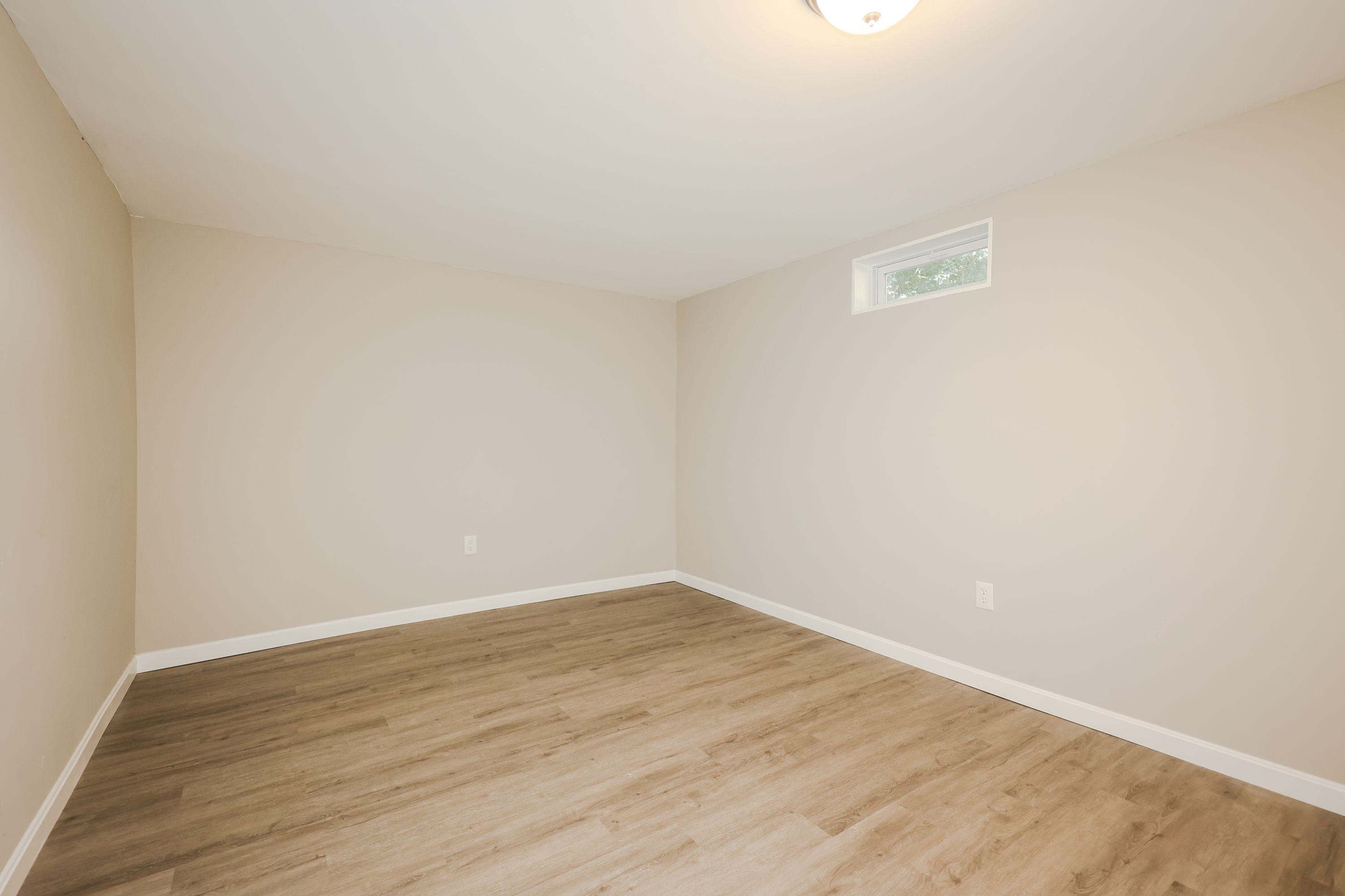 214 Hampstead Road Derry, NH 03038 - Photo 17 of 29