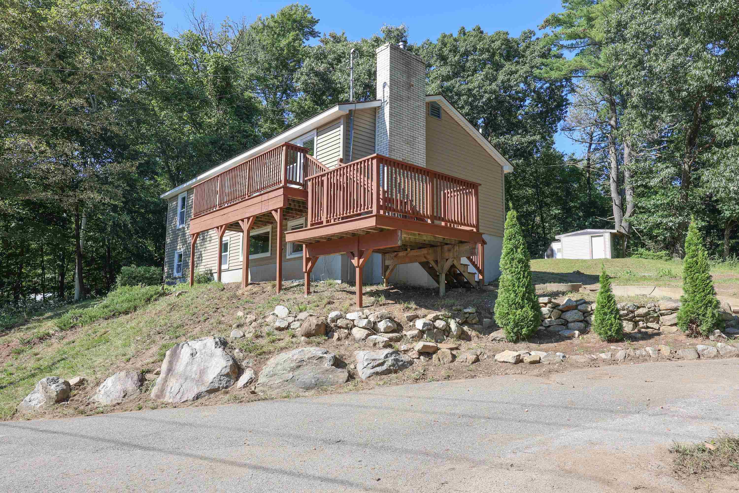 214 Hampstead Road Derry, NH 03038 - Photo 18 of 29