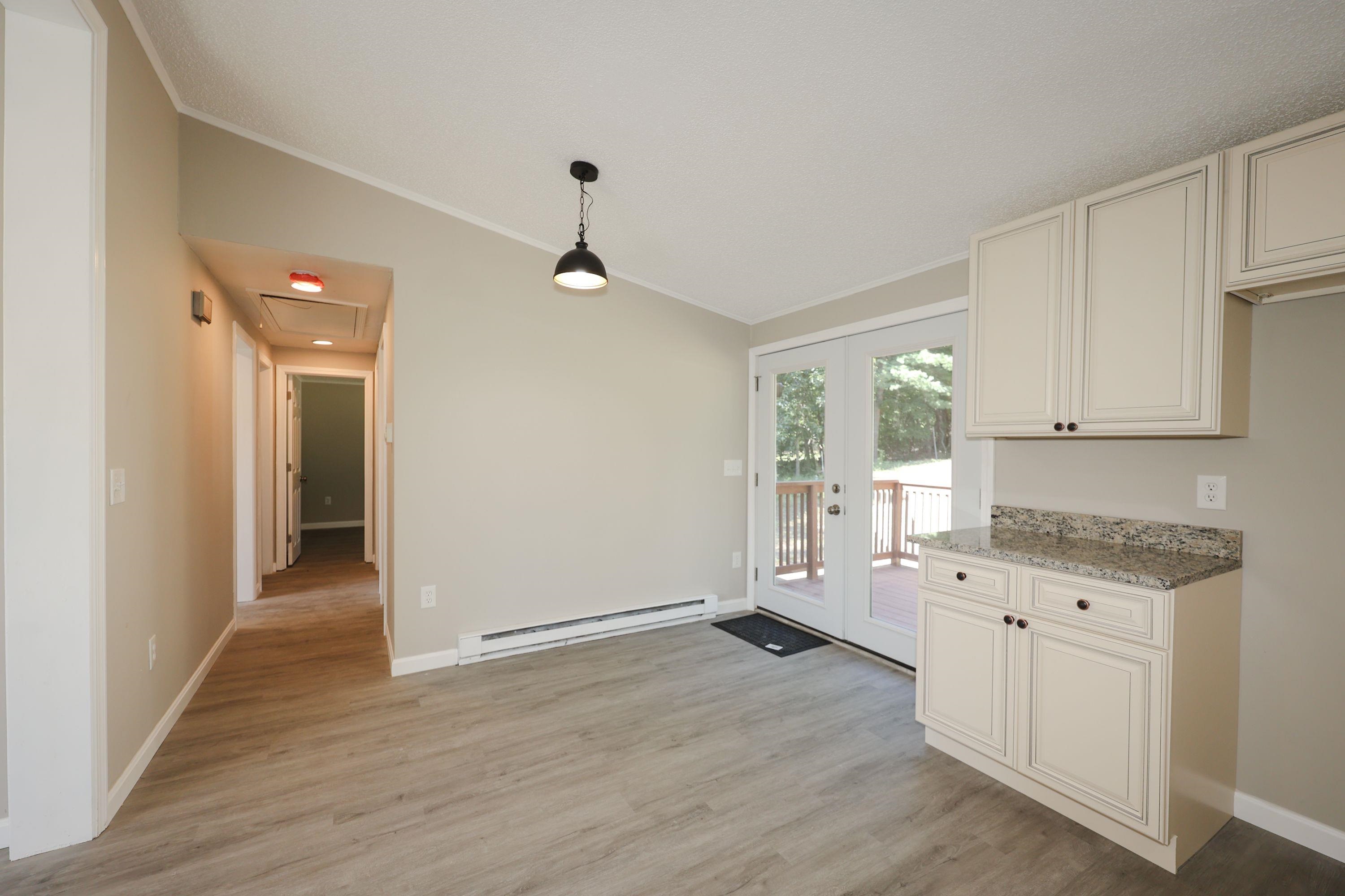 214 Hampstead Road Derry, NH 03038 - Photo 25 of 29