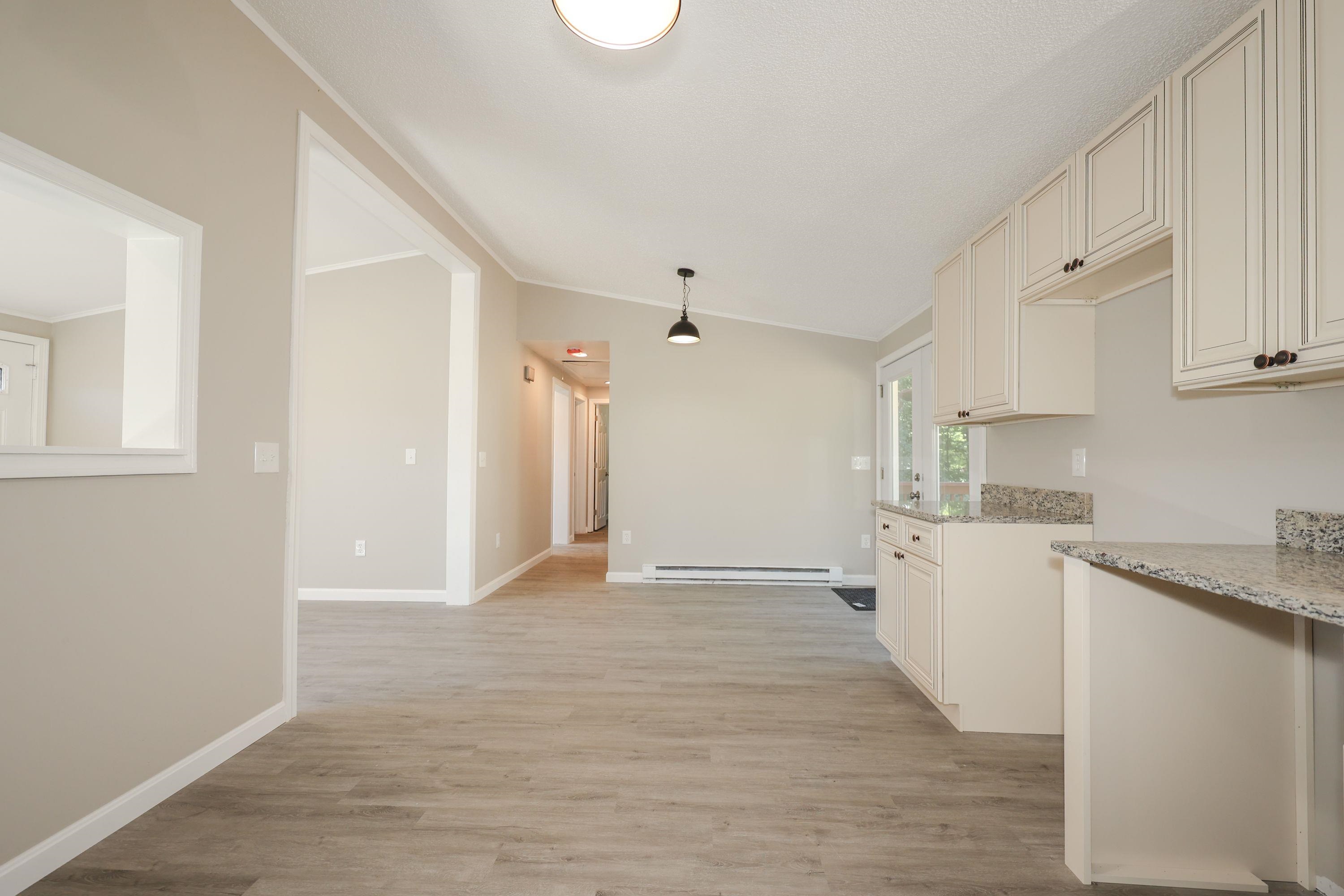 214 Hampstead Road Derry, NH 03038 - Photo 26 of 29