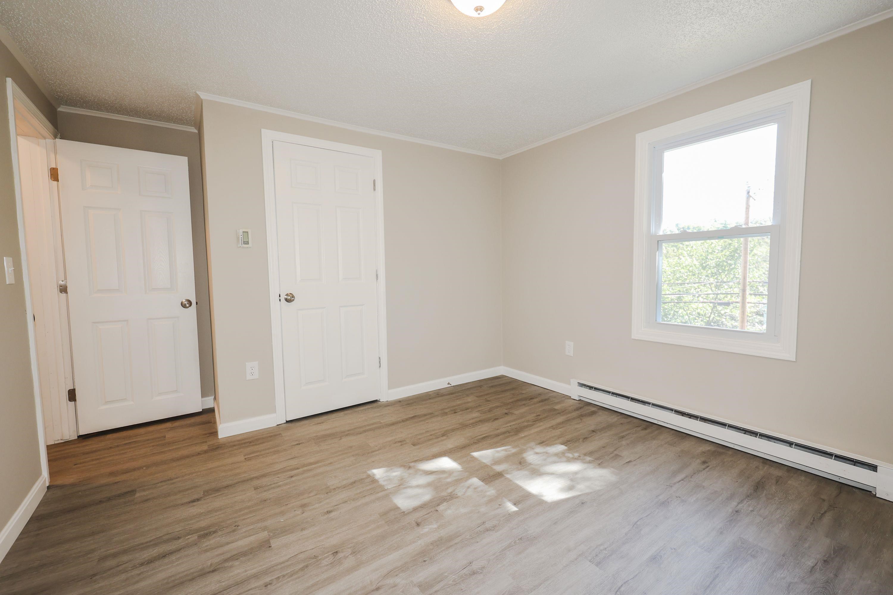 214 Hampstead Road Derry, NH 03038 - Photo 7 of 29