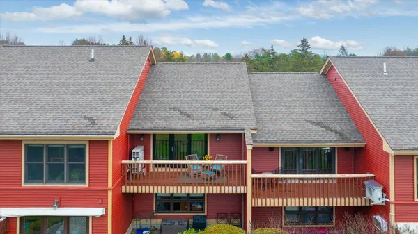 $394,900 | 35 Estates Drive, Unit 3, Manchester, ME 04351