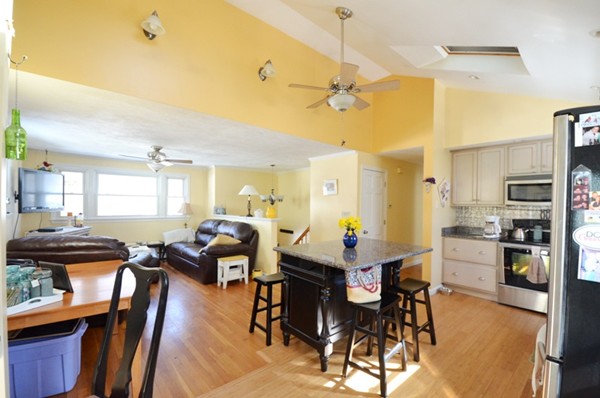 44 Plant Road Waltham, MA 02451 - Photo 3 of 10