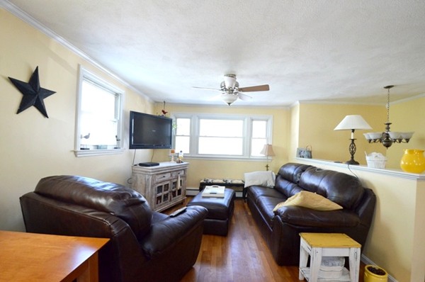 44 Plant Road Waltham, MA 02451 - Photo 4 of 10