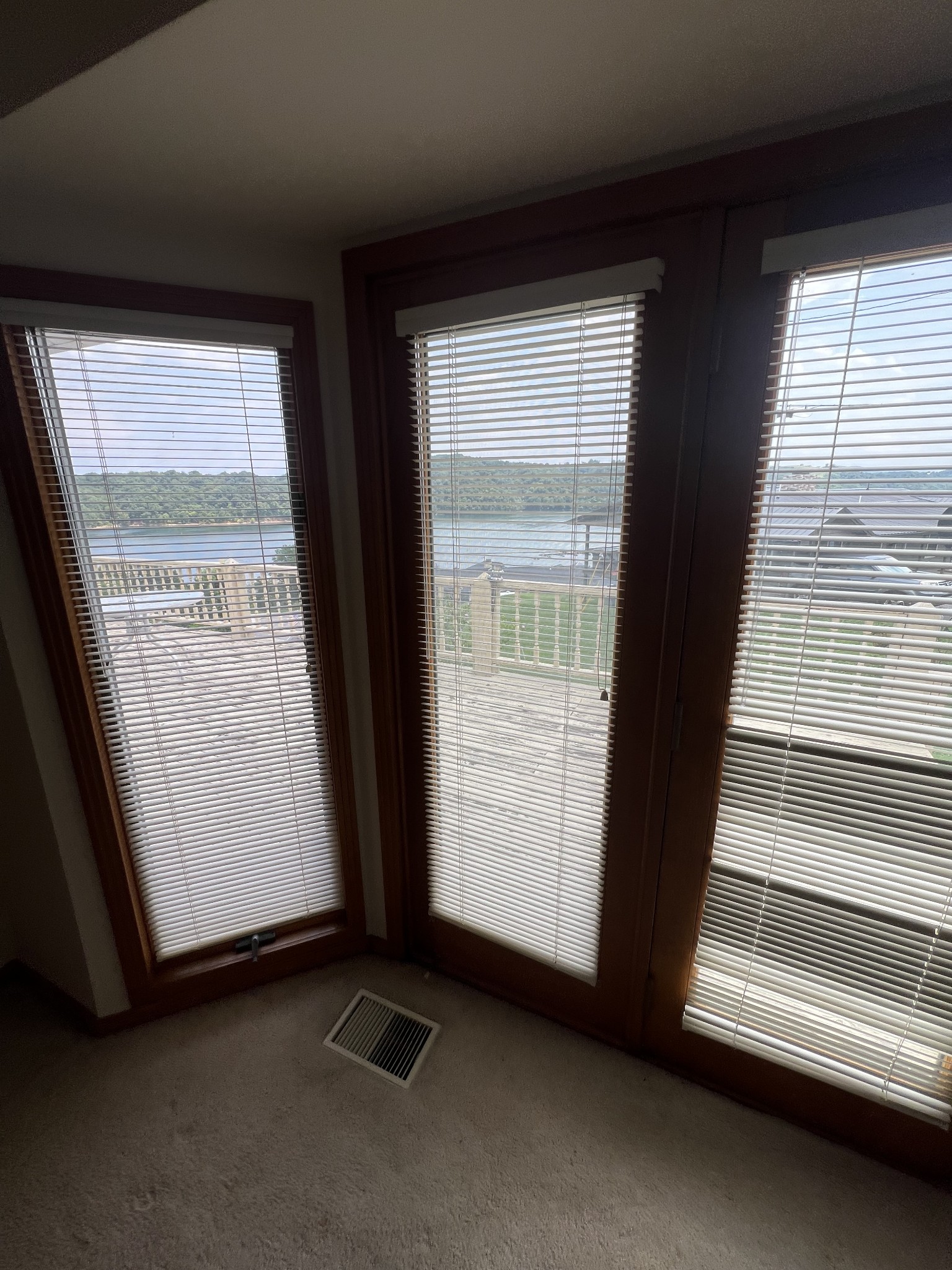 207 Roberts Loop Celina, TN 38551 - Photo 14 of 27 Gallery Image 14