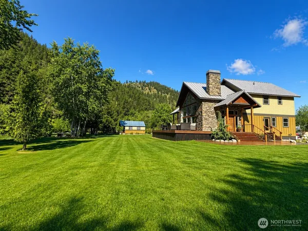 $1,195,000 | 180 Country River Lane, Entiat, WA 98822