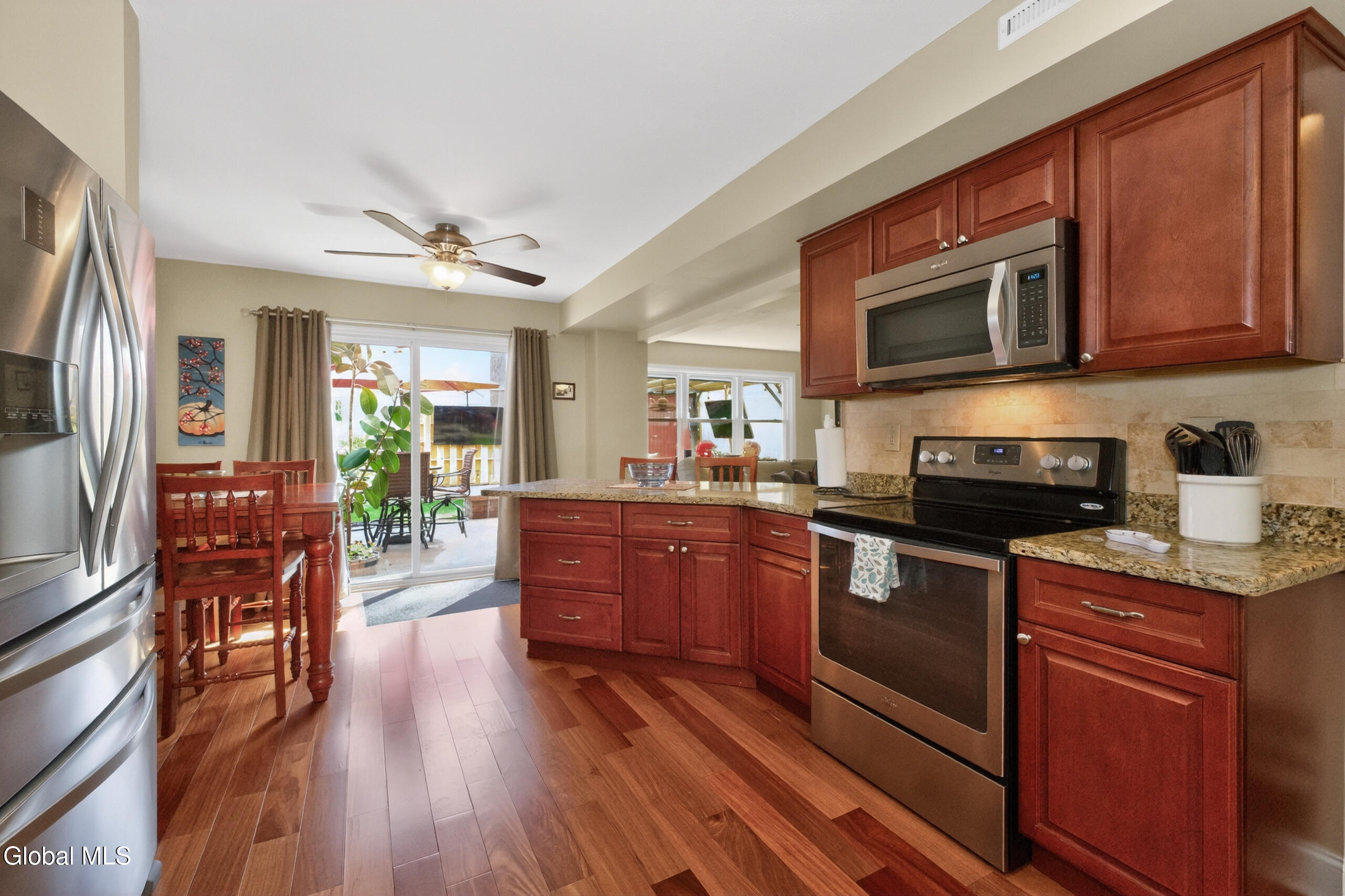 47 Pico Road Clifton Park, NY 12065 - Photo 11 of 37 2 Kitchen 4